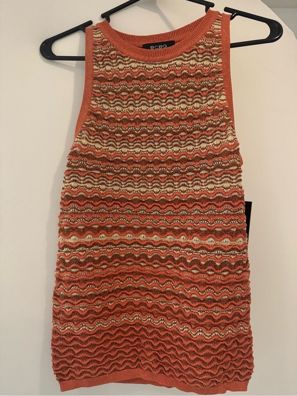 BCBG Orange and Cream Wave Knit Sleeveless Top